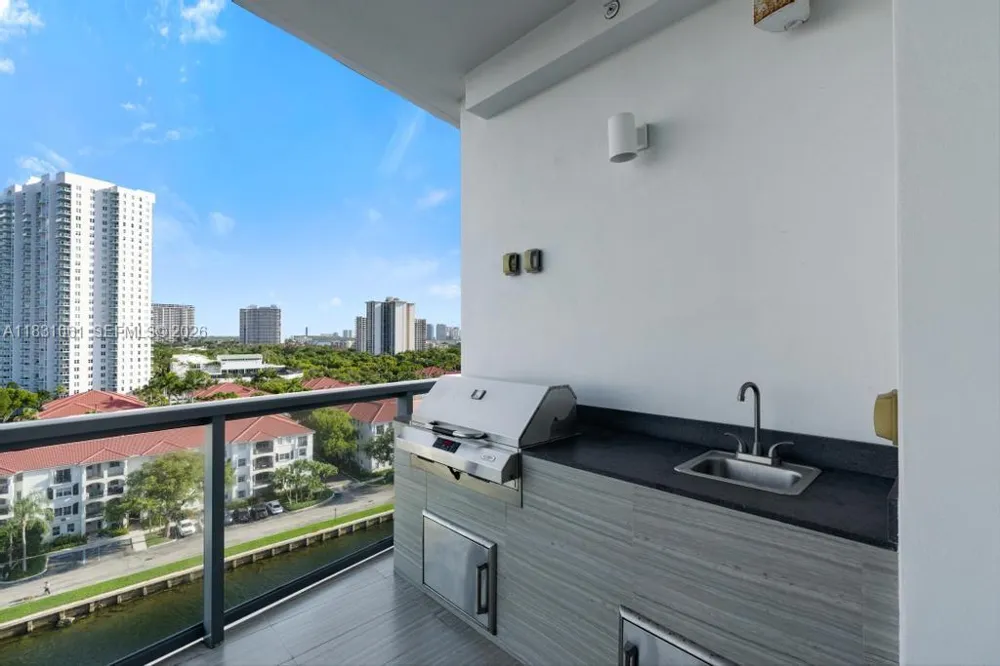 3250 NE 188th St #904 Aventura, FL 33180