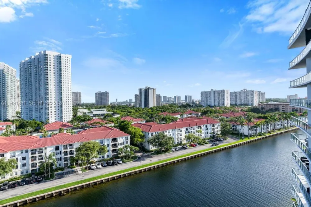 3250 NE 188th St #904 Aventura, FL 33180