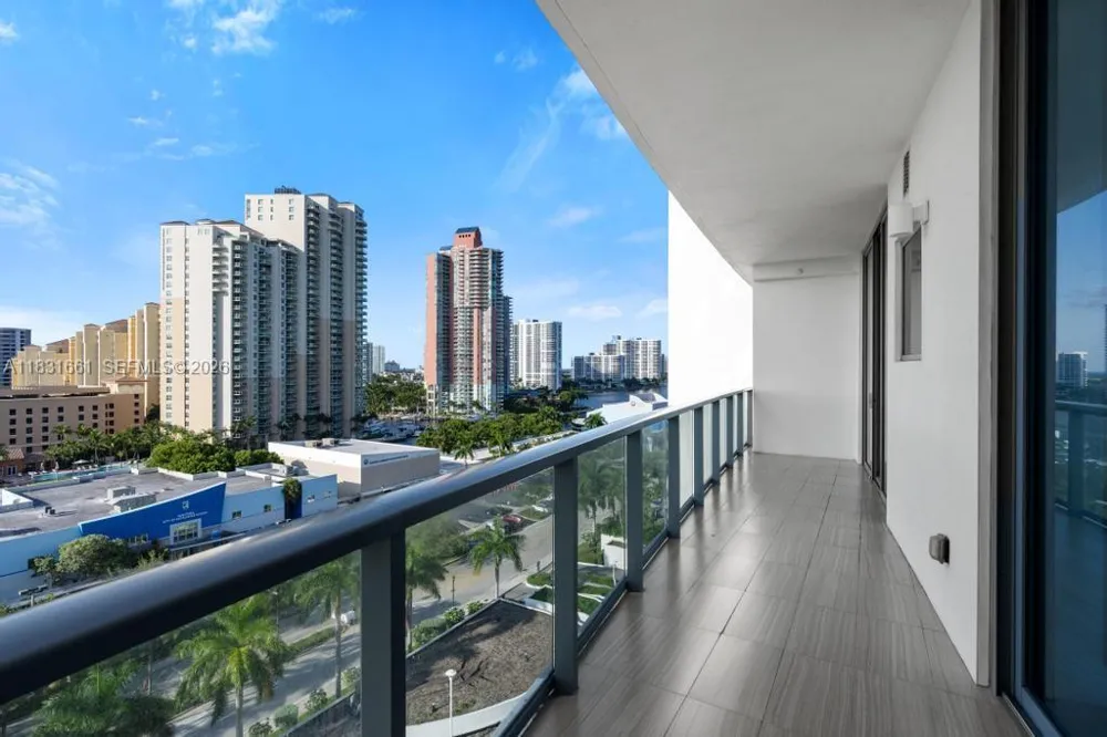 3250 NE 188th St #904 Aventura, FL 33180