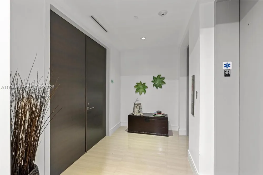3250 NE 188th St #904 Aventura, FL 33180