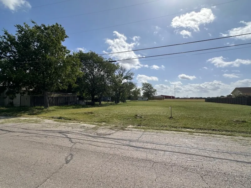 1200 Torres Street Lockhart, TX 78644