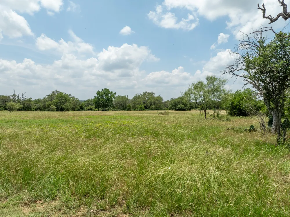 5315 Fm 932 Jonesboro, TX 76538