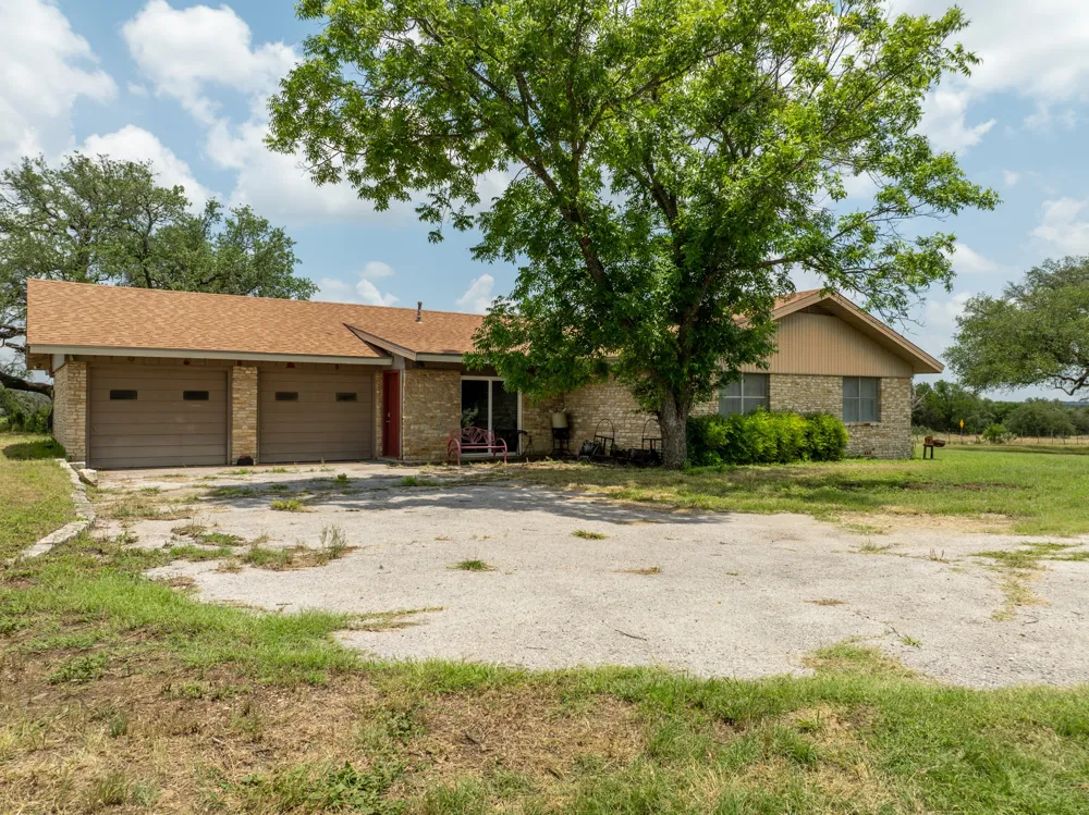 5315 Fm 932 Jonesboro, TX 76538