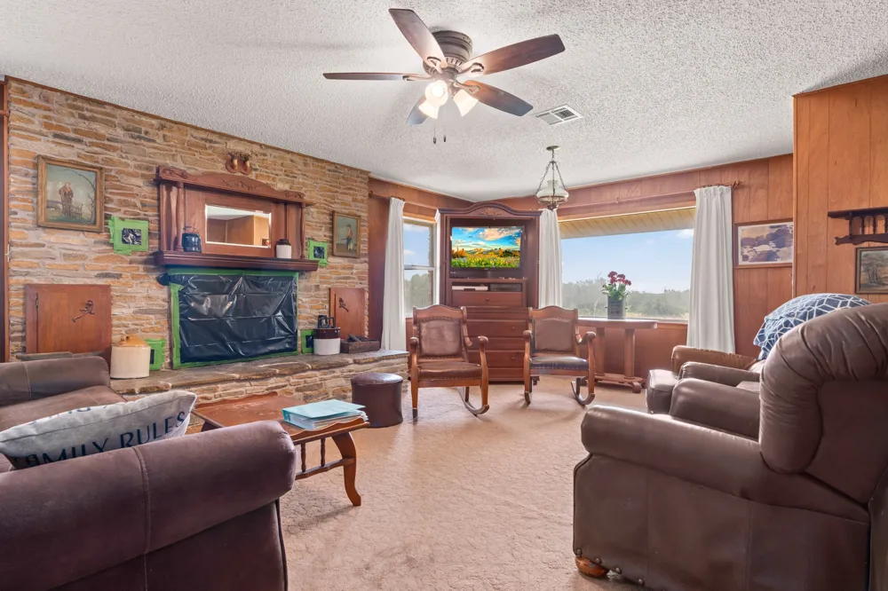 5315 Fm 932 Jonesboro, TX 76538