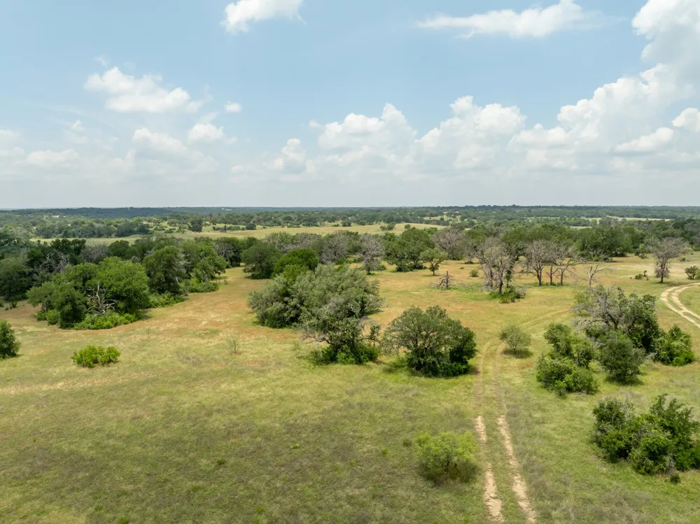 5315 Fm 932 Jonesboro, TX 76538