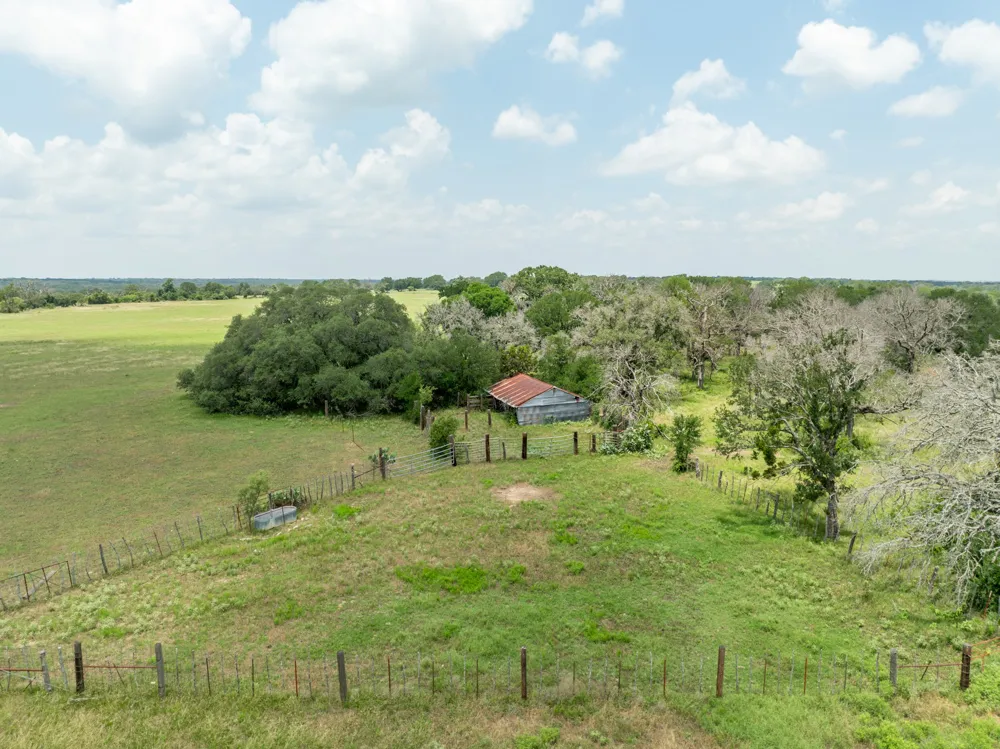 5315 Fm 932 Jonesboro, TX 76538