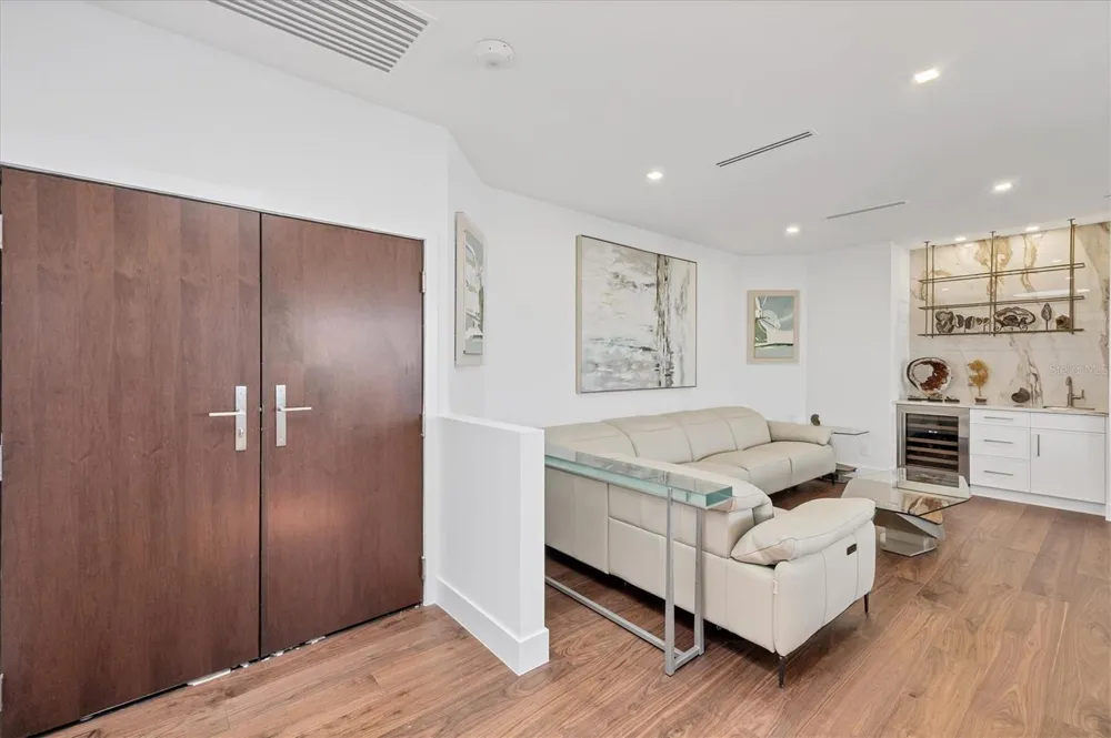 1211 GULF OF MEXICO DRIVE #1005 Longboat Key, FL 34228