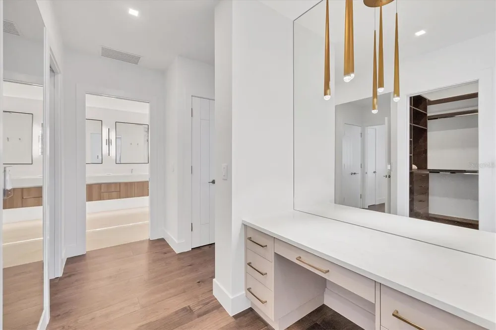 1211 GULF OF MEXICO DRIVE #1005 Longboat Key, FL 34228