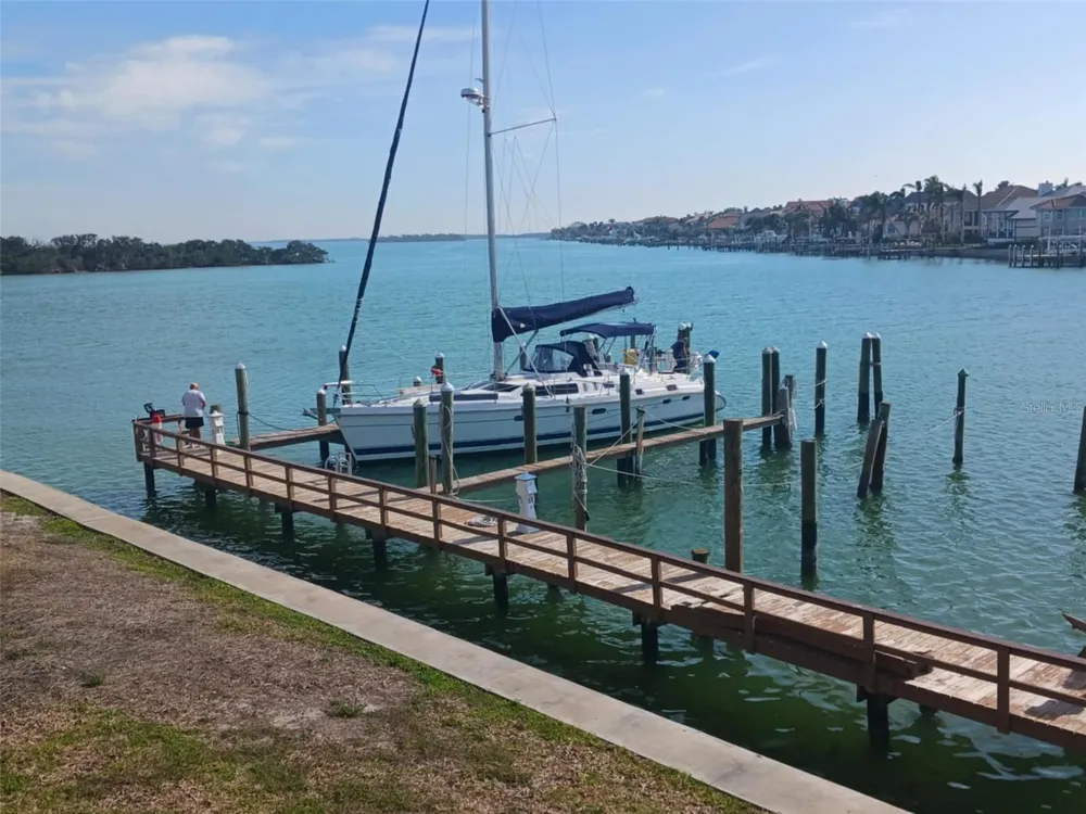 132 1ST STREET E #101 Tierra Verde, FL 33715