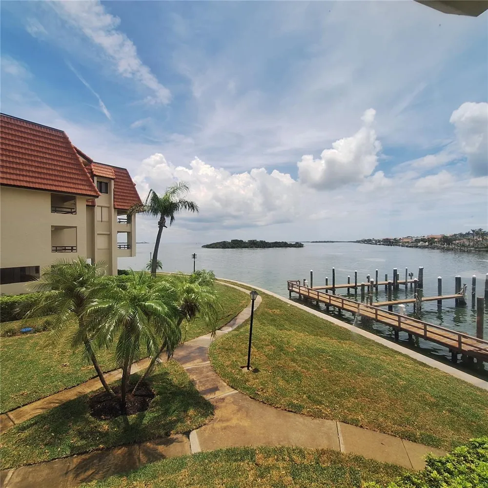 132 1ST STREET E #101 Tierra Verde, FL 33715
