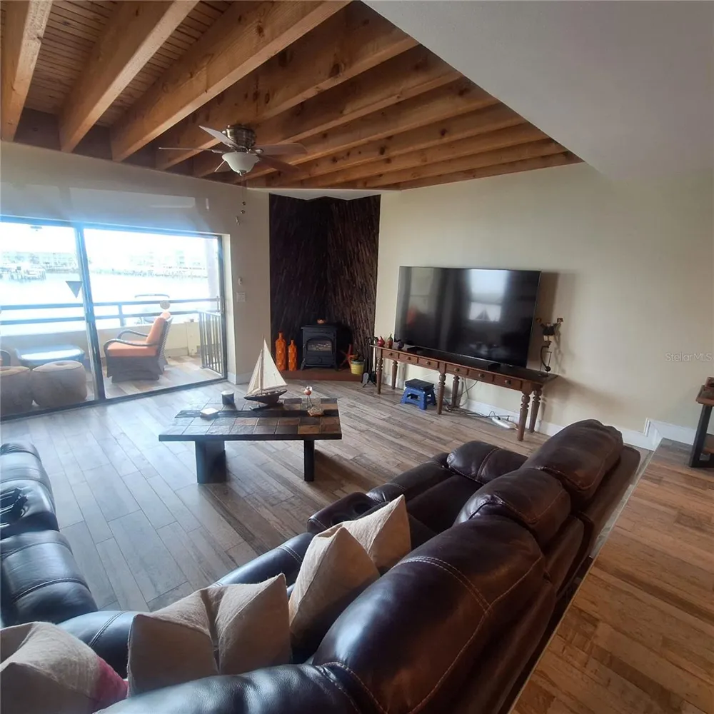132 1ST STREET E #101 Tierra Verde, FL 33715
