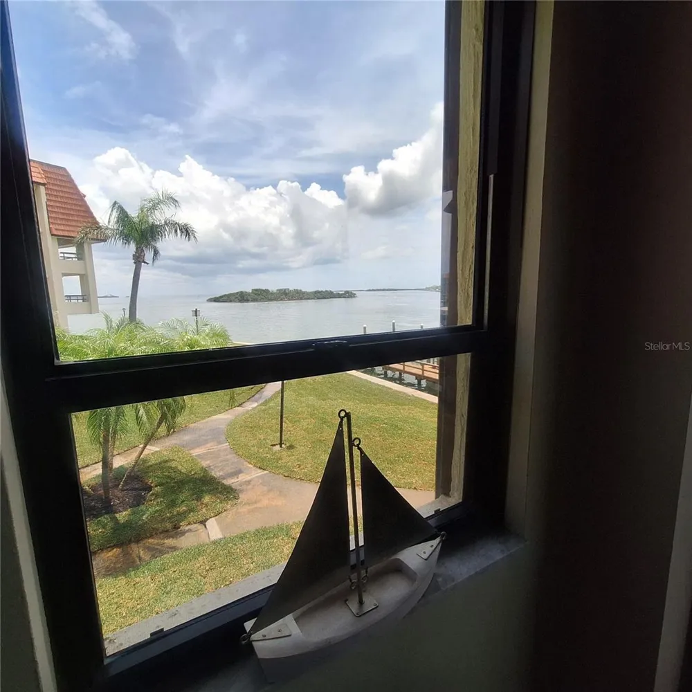 132 1ST STREET E #101 Tierra Verde, FL 33715