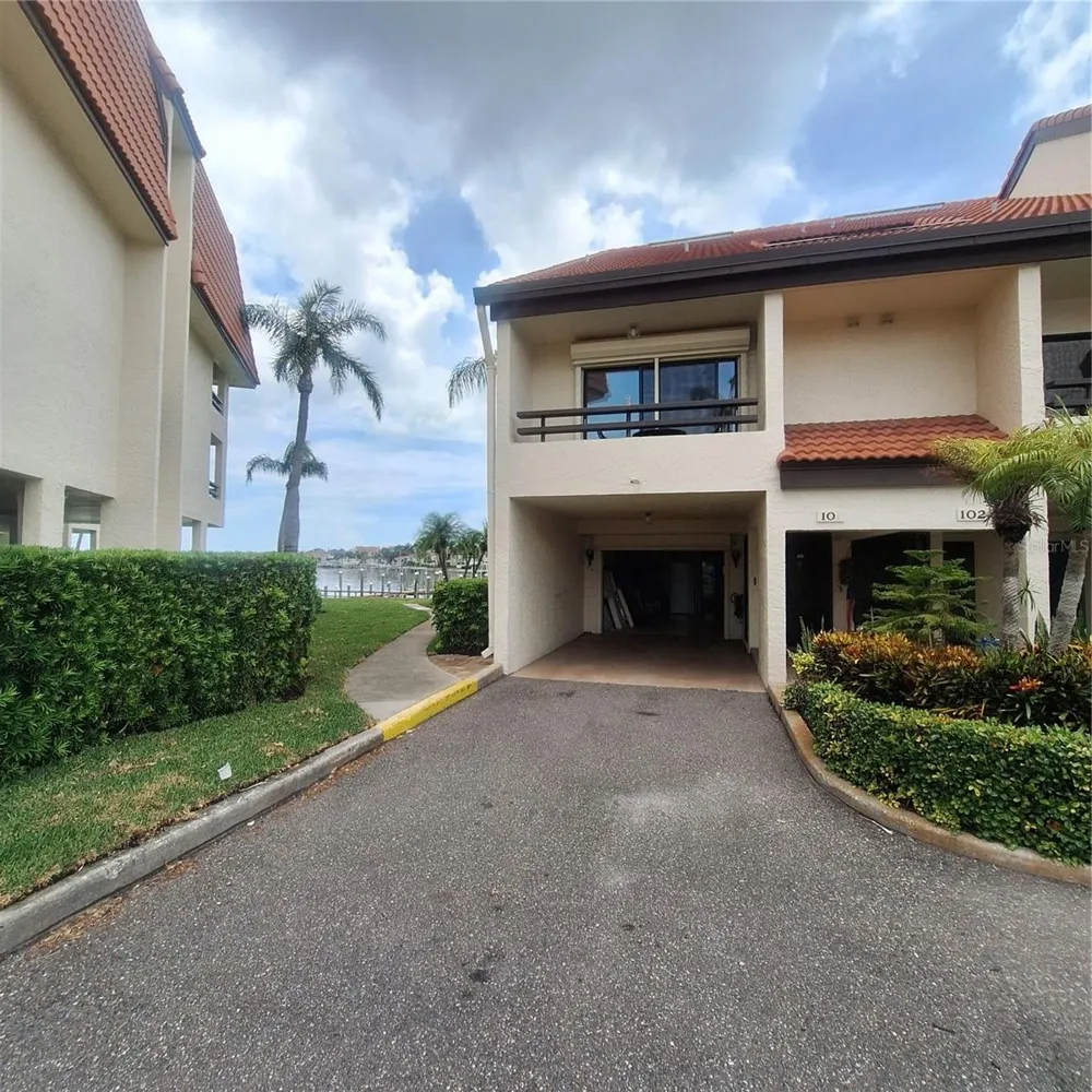 132 1ST STREET E #101 Tierra Verde, FL 33715
