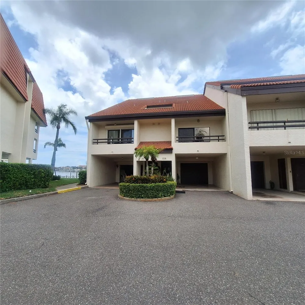 132 1ST STREET E #101 Tierra Verde, FL 33715