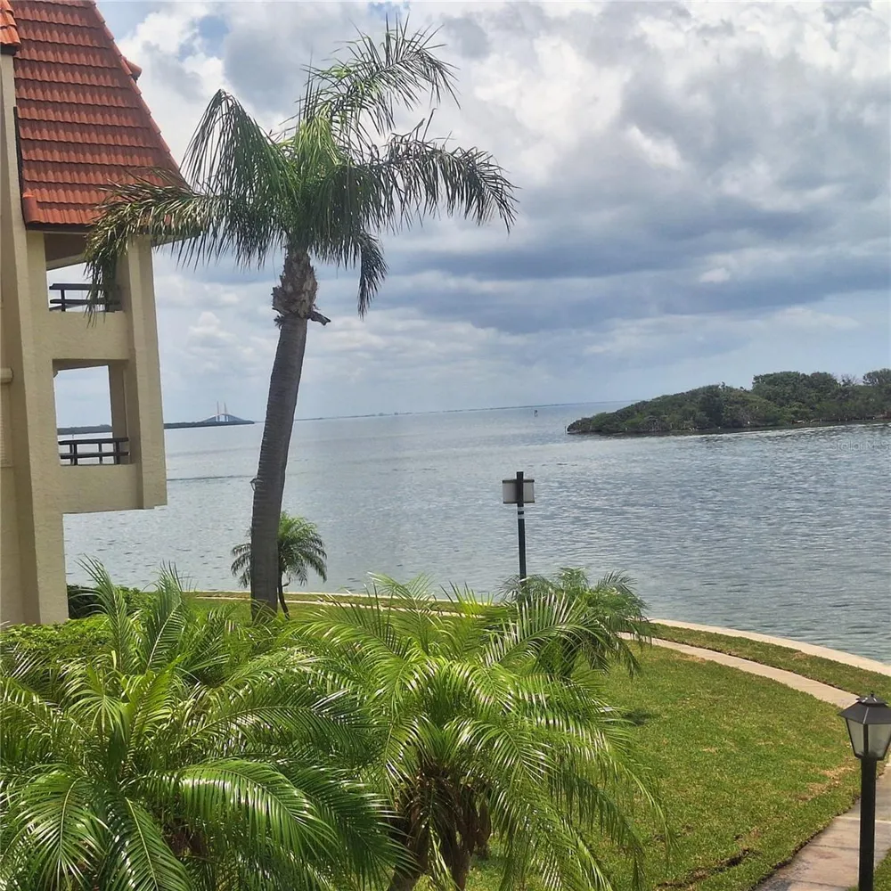 132 1ST STREET E #101 Tierra Verde, FL 33715