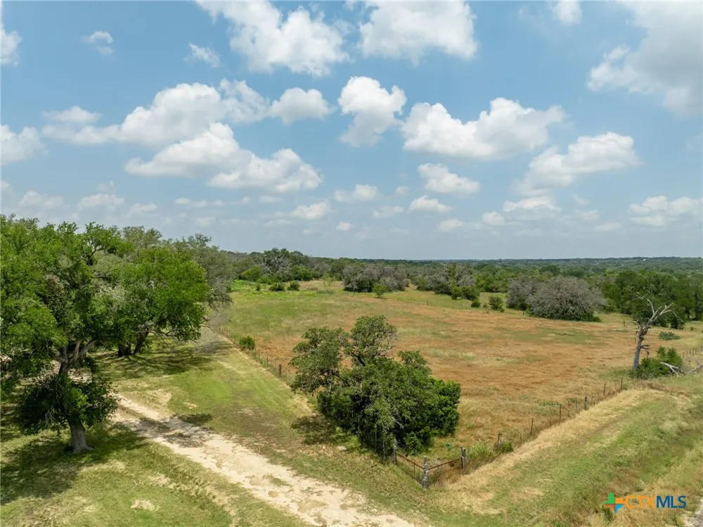 5315 Fm 932 Jonesboro, TX 76538