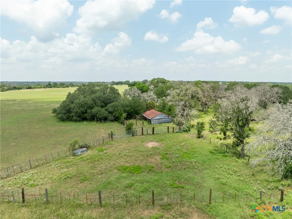 5315 Fm 932 Jonesboro, TX 76538