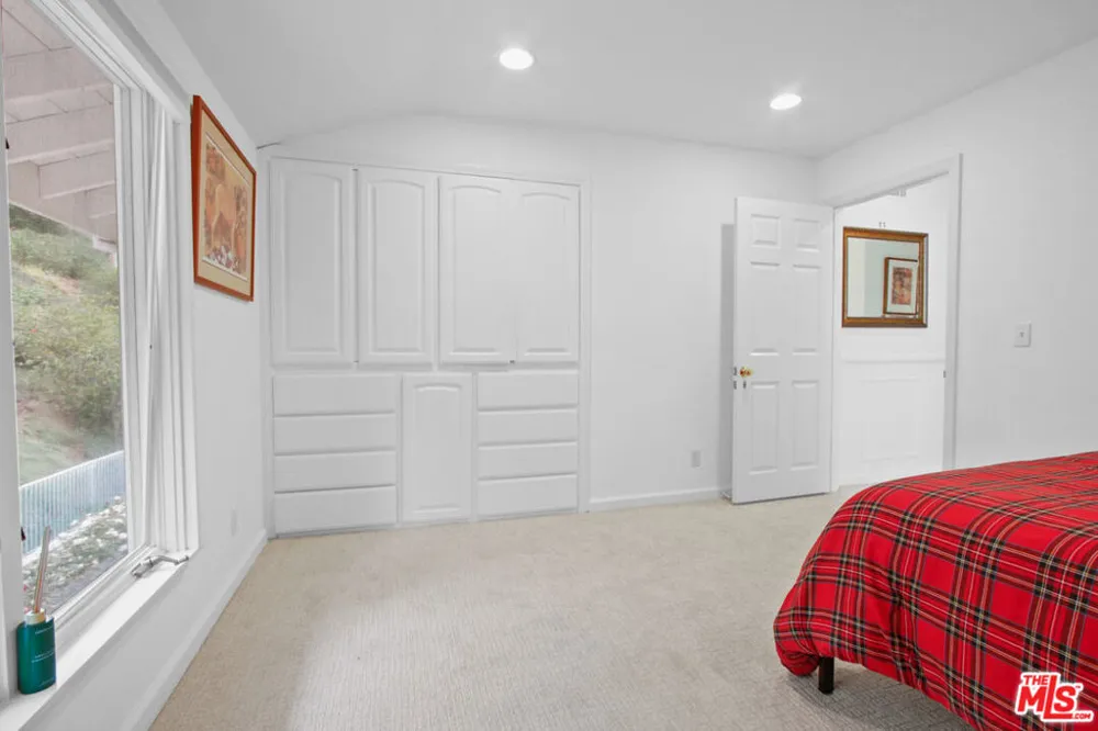 17175 Avenida De Santa Ynez Pacific Palisades, CA 90272