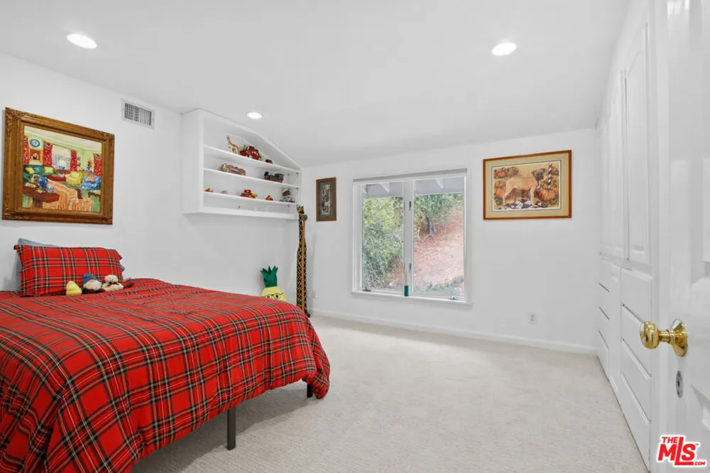 17175 Avenida De Santa Ynez Pacific Palisades, CA 90272