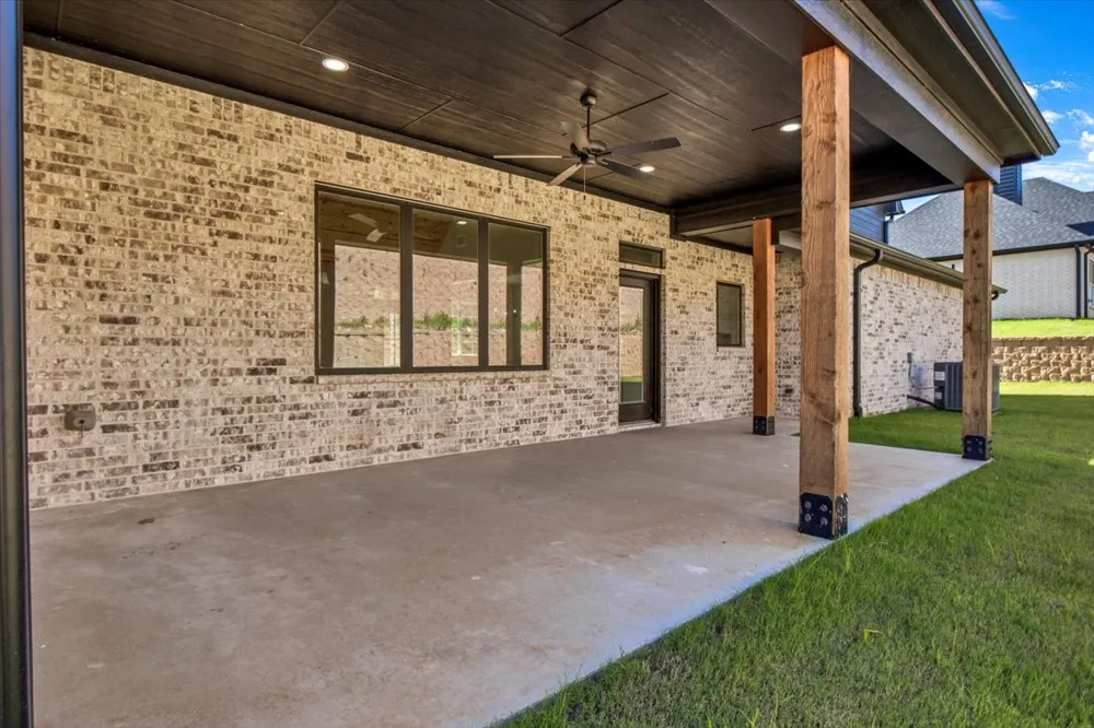1001 Mallard Drive Lindale, TX 75771