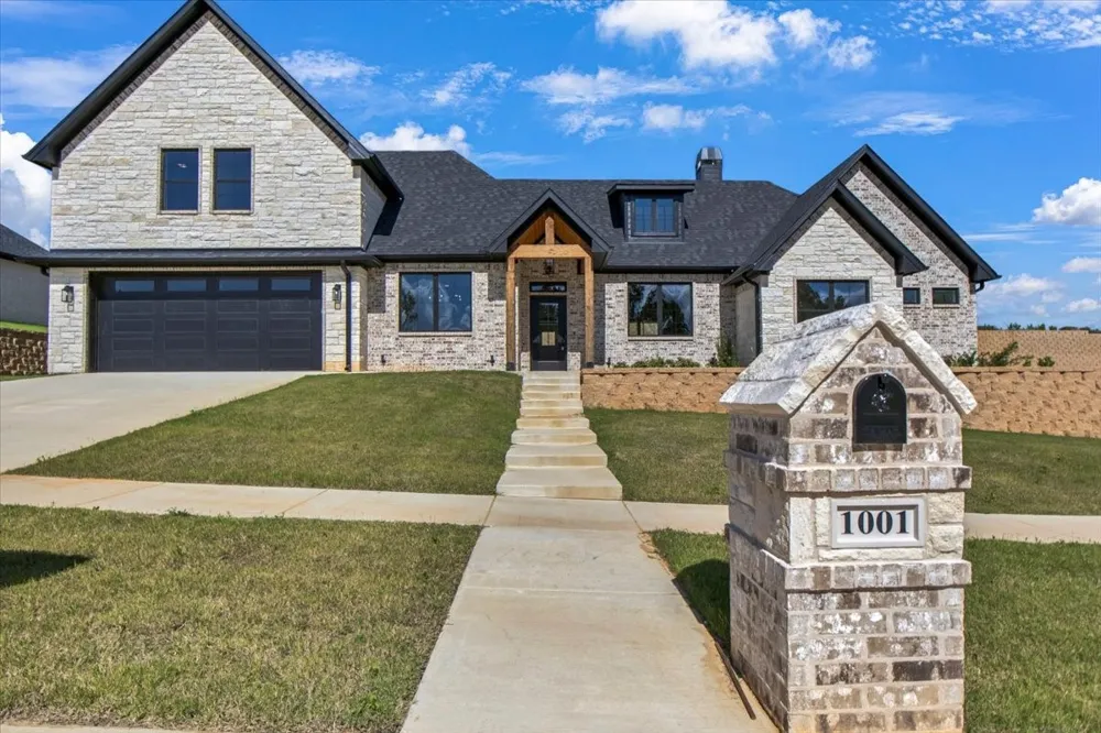 1001 Mallard Drive Lindale, TX 75771