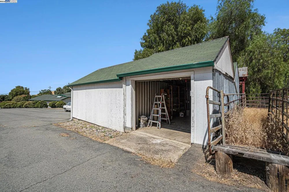 5799 Nortonville Pittsburg, CA 94565
