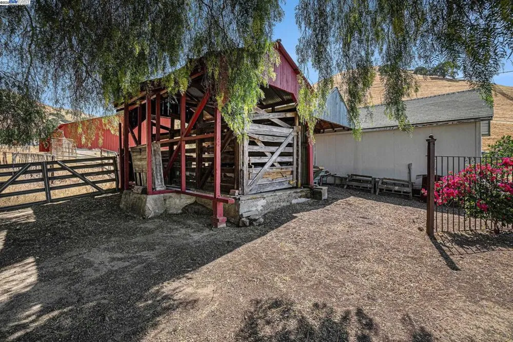 5799 Nortonville Pittsburg, CA 94565
