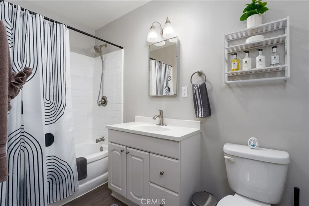 716 Orange Street Riverside, CA 92501
