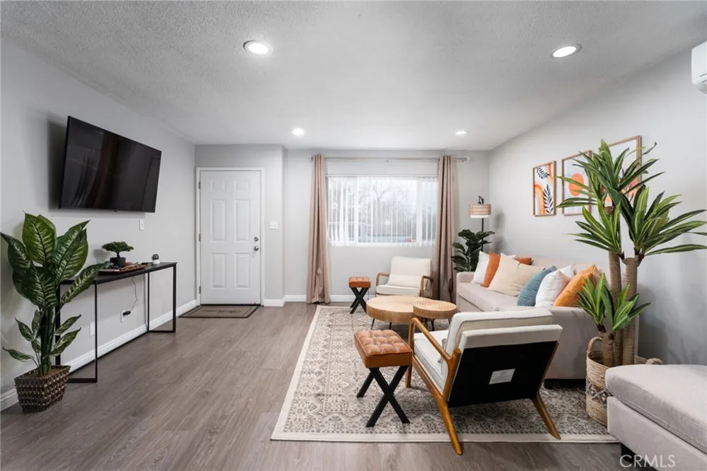 716 Orange Street Riverside, CA 92501