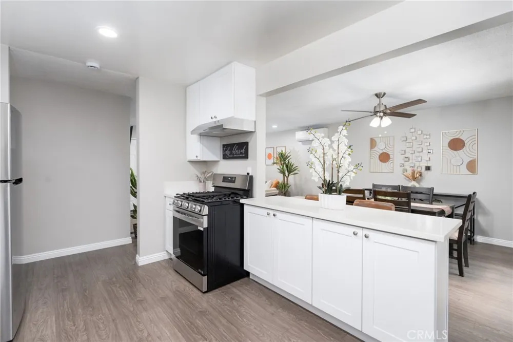 716 Orange Street Riverside, CA 92501