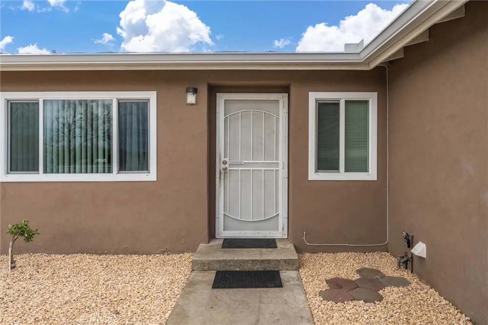 716 Orange Street Riverside, CA 92501