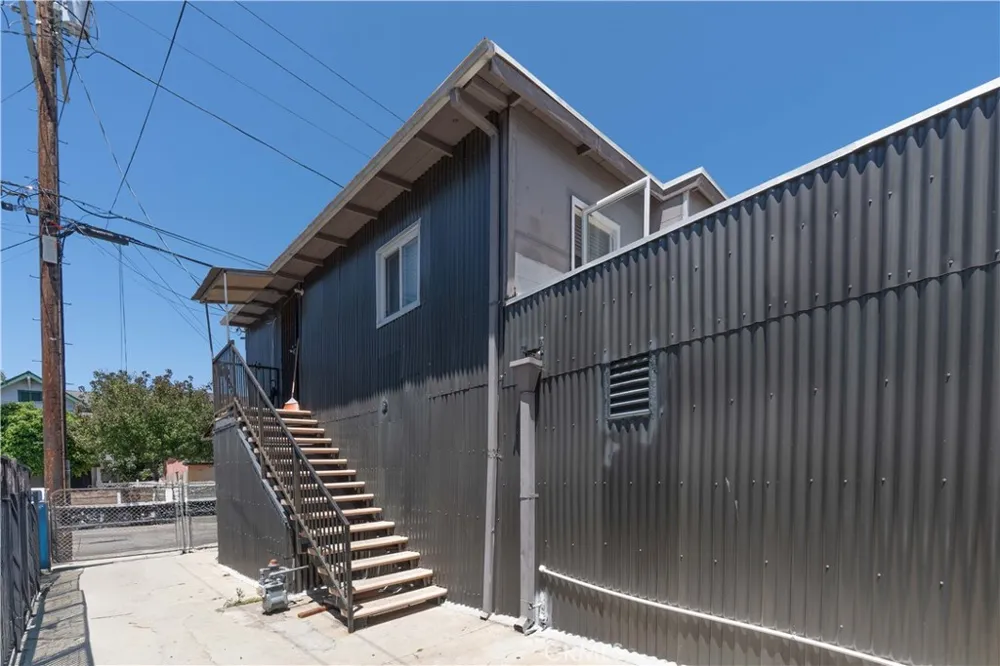 285 W 9th Street San Pedro, CA 90731