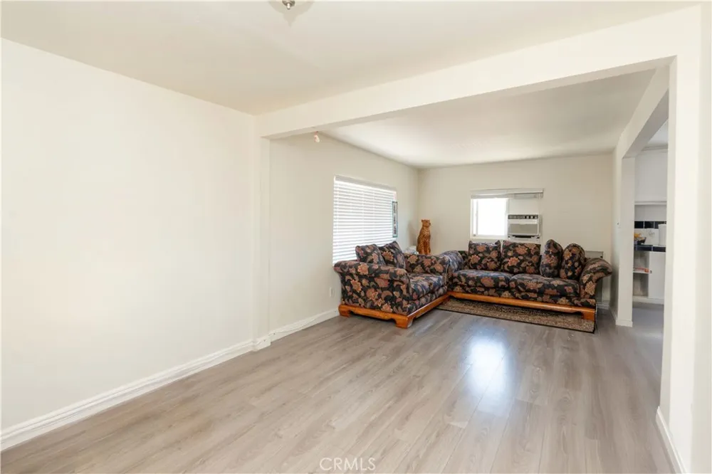 285 W 9th Street San Pedro, CA 90731