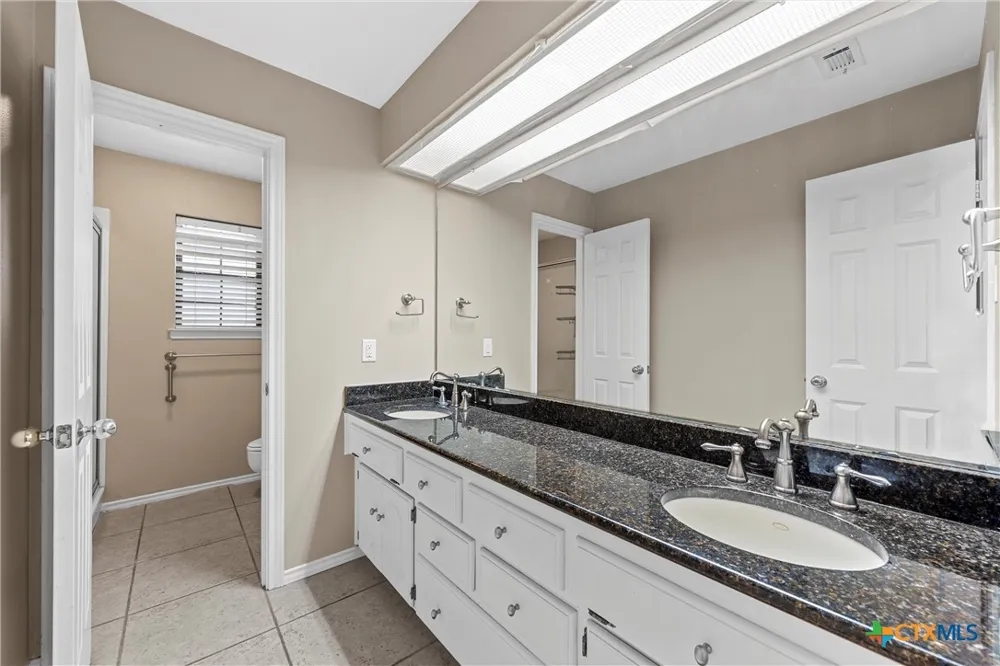 8216 Teakwood Drive Woodway, TX 76712