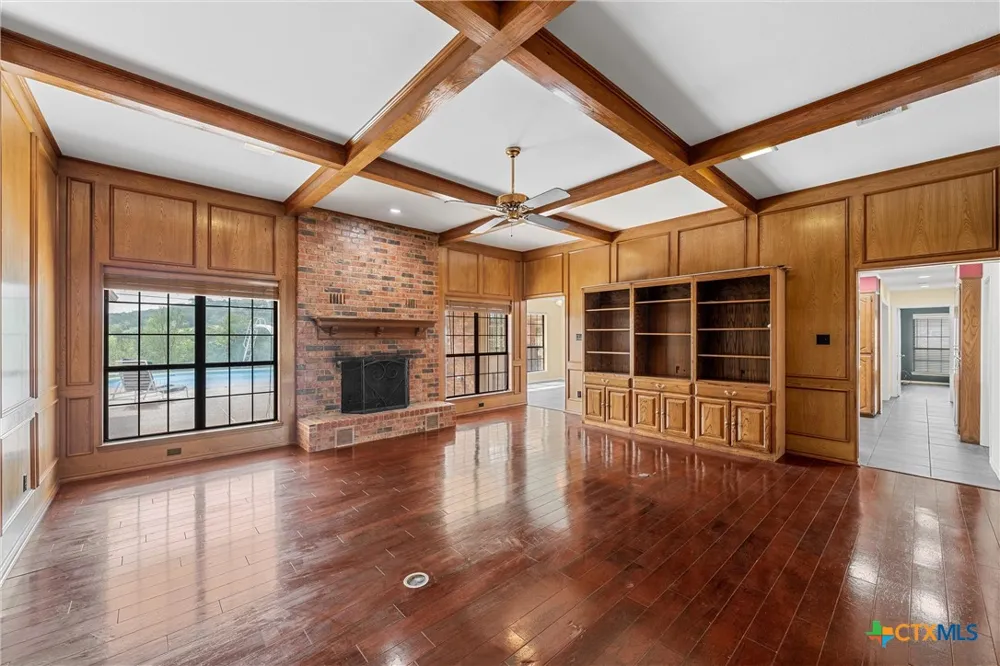 8216 Teakwood Drive Woodway, TX 76712