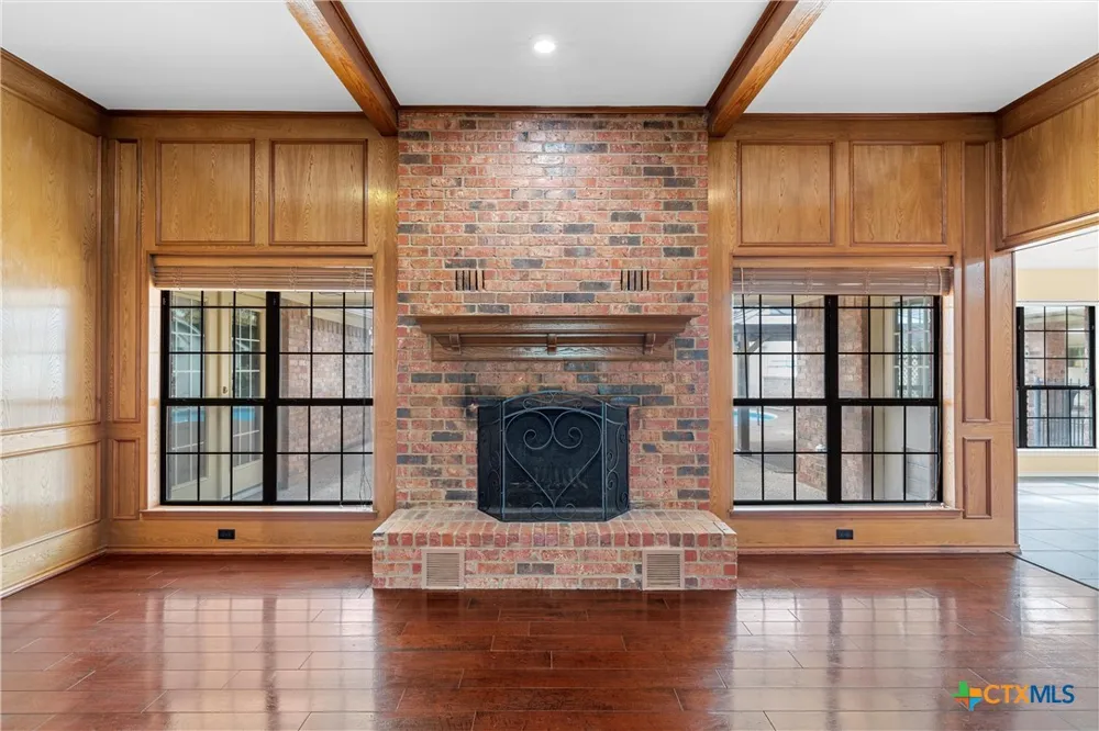 8216 Teakwood Drive Woodway, TX 76712