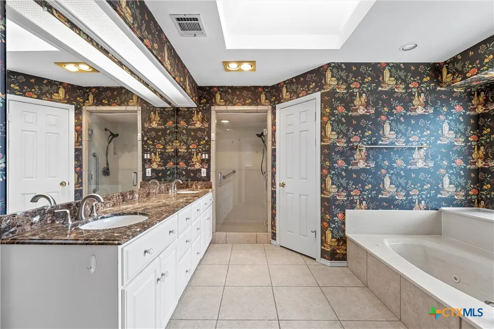 8216 Teakwood Drive Woodway, TX 76712