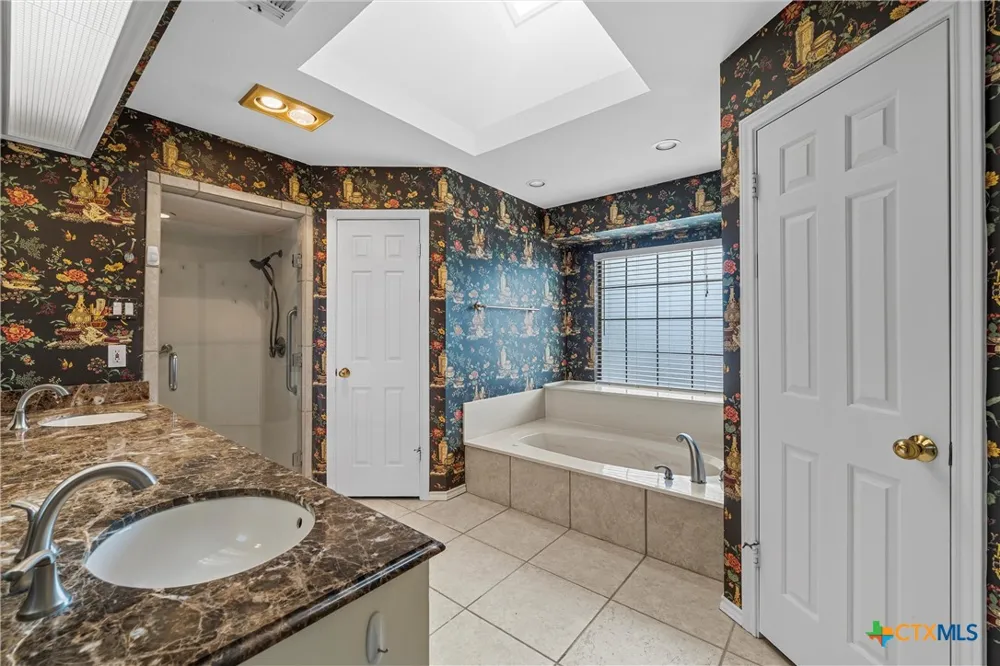 8216 Teakwood Drive Woodway, TX 76712