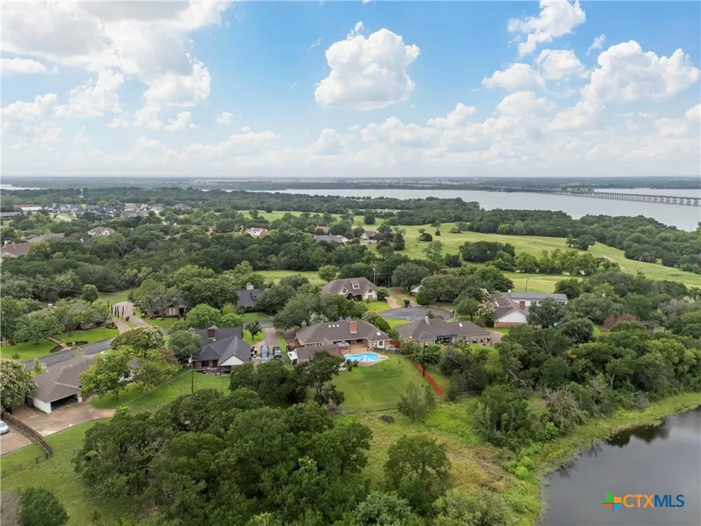 8216 Teakwood Drive Woodway, TX 76712