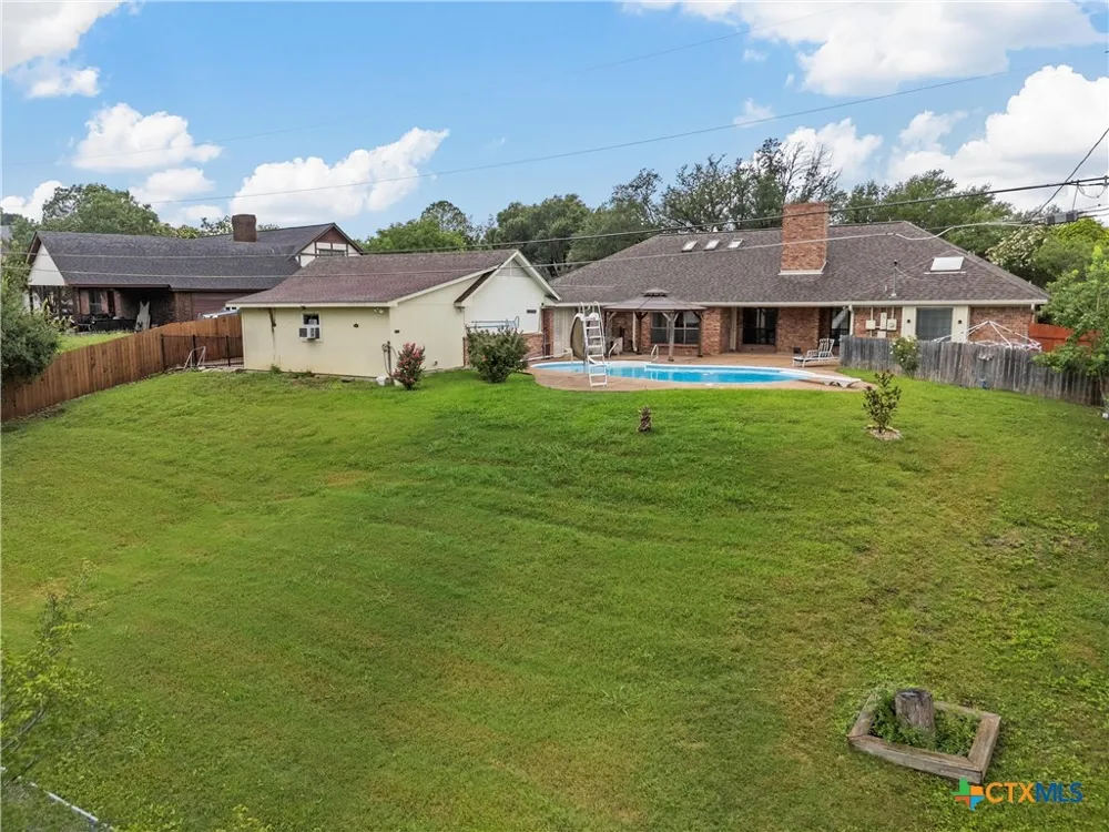 8216 Teakwood Drive Woodway, TX 76712