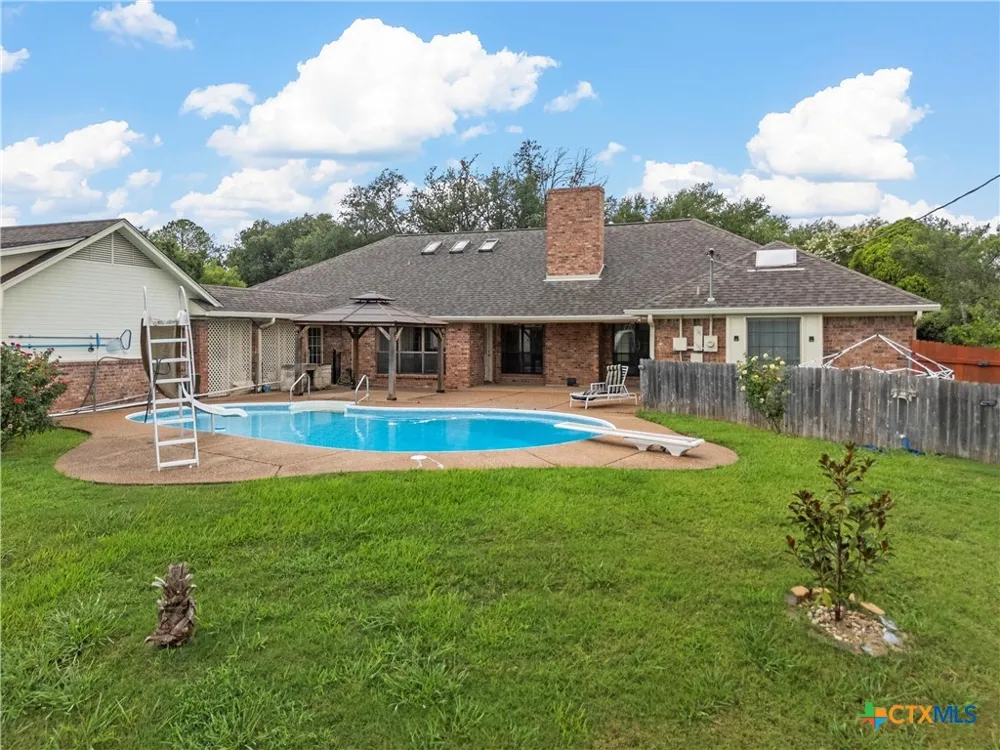 8216 Teakwood Drive Woodway, TX 76712