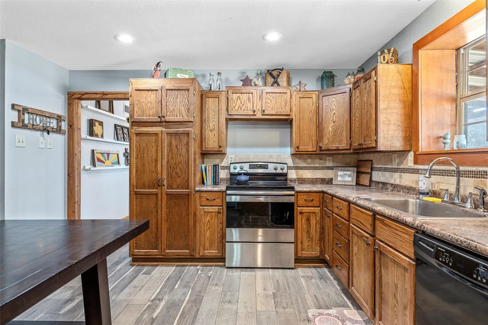 311 Cedar Ridge Drive China Spring, TX 76633