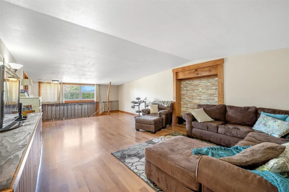 311 Cedar Ridge Drive China Spring, TX 76633