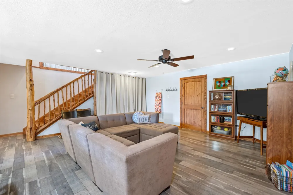 311 Cedar Ridge Drive China Spring, TX 76633