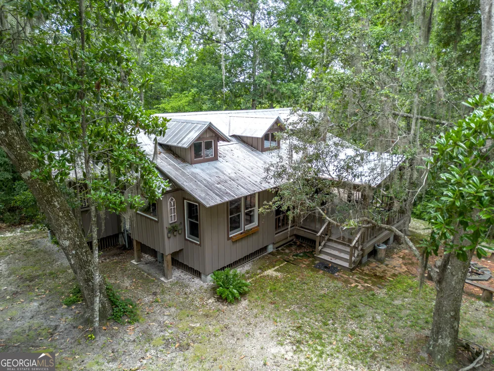 1360 Douglas Fish Camp RD White Oak, GA 31568
