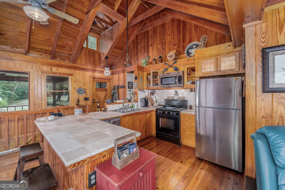 1360 Douglas Fish Camp RD White Oak, GA 31568
