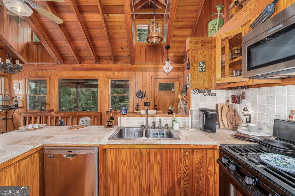 1360 Douglas Fish Camp RD White Oak, GA 31568