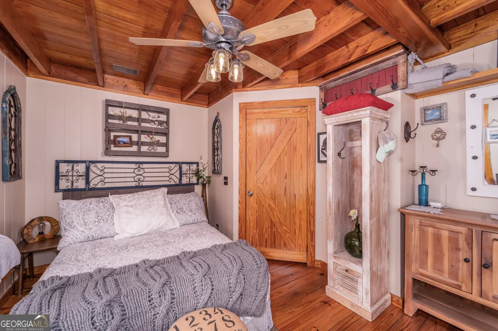 1360 Douglas Fish Camp RD White Oak, GA 31568