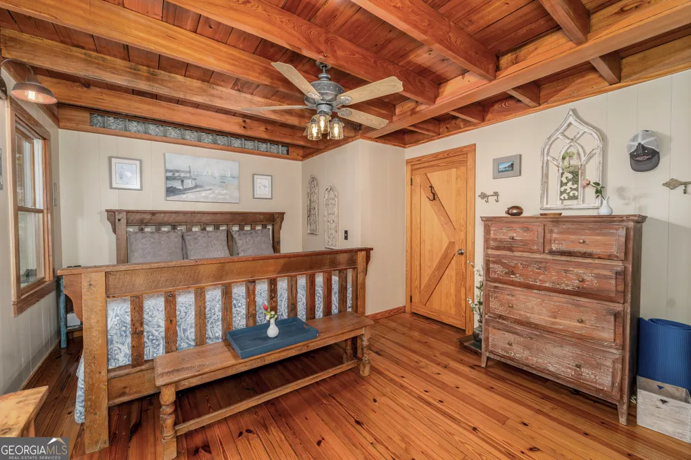 1360 Douglas Fish Camp RD White Oak, GA 31568