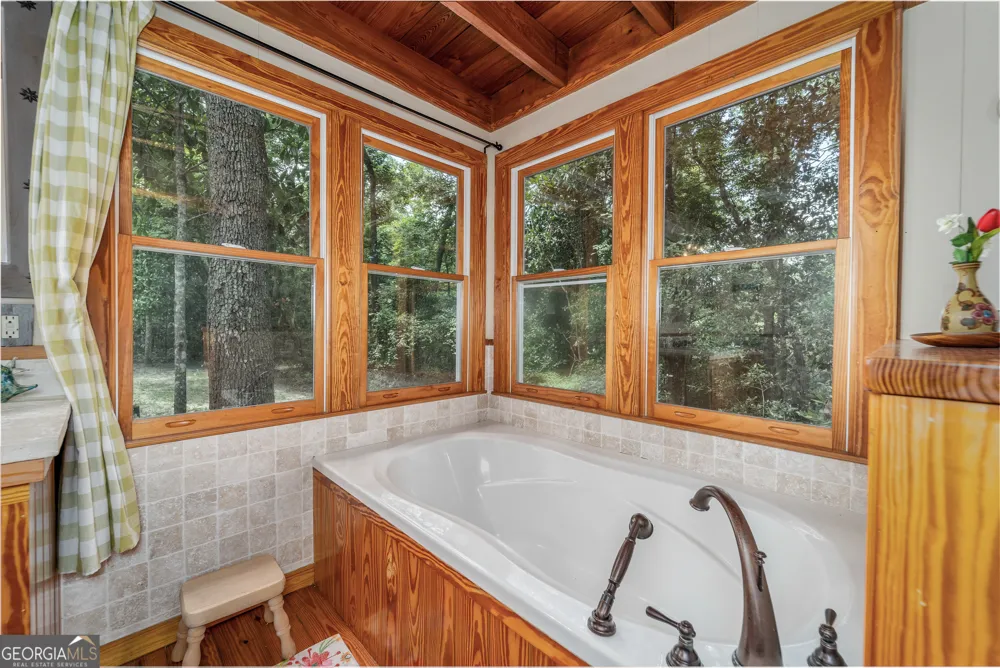 1360 Douglas Fish Camp RD White Oak, GA 31568